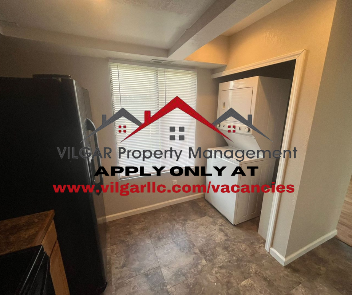 447 E 60th Pl - Photo 3 of 22
