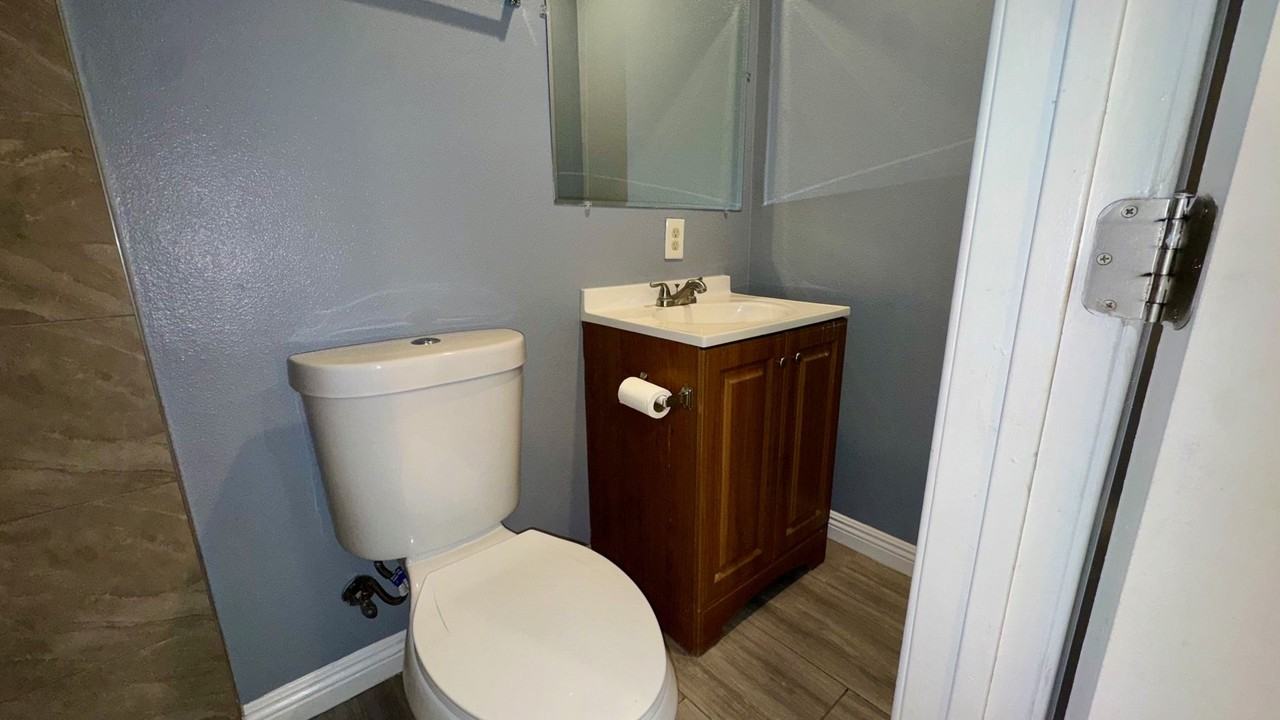 604 Monticello Dr - Photo 3 of 8