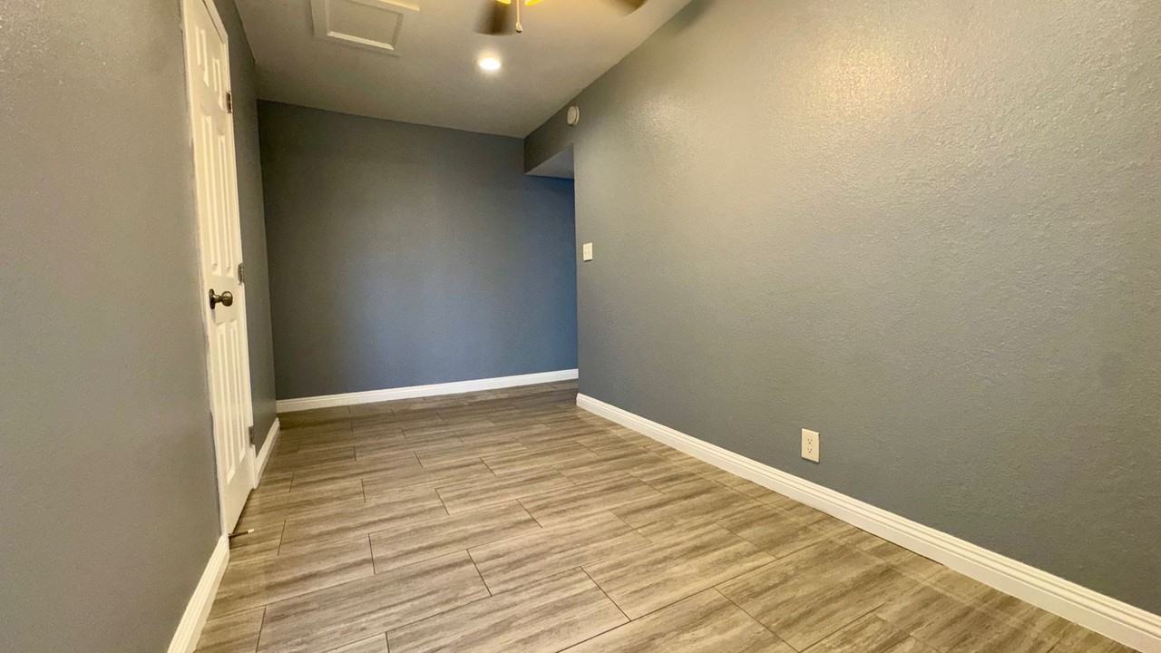 604 Monticello Dr - Photo 3 of 7