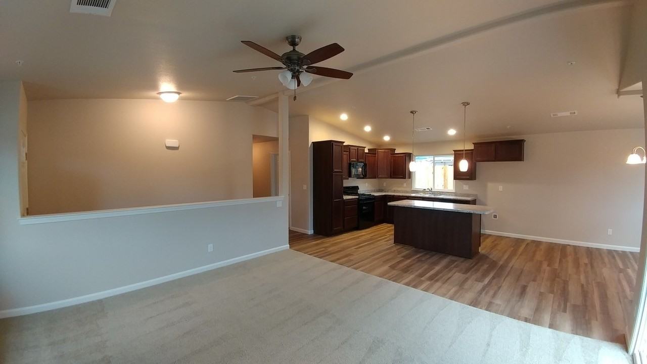 959 August Way - Photo 2 of 10