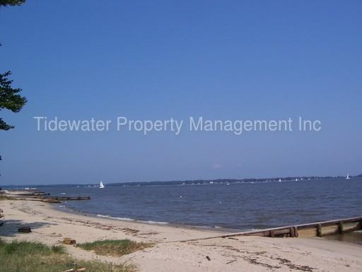 1438 Hazel Pl - Photo 2 of 11