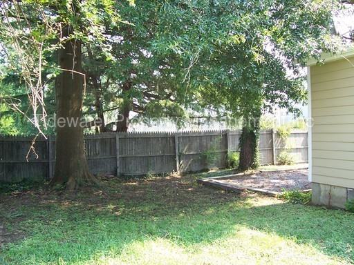 1438 Hazel Pl - Photo 3 of 11