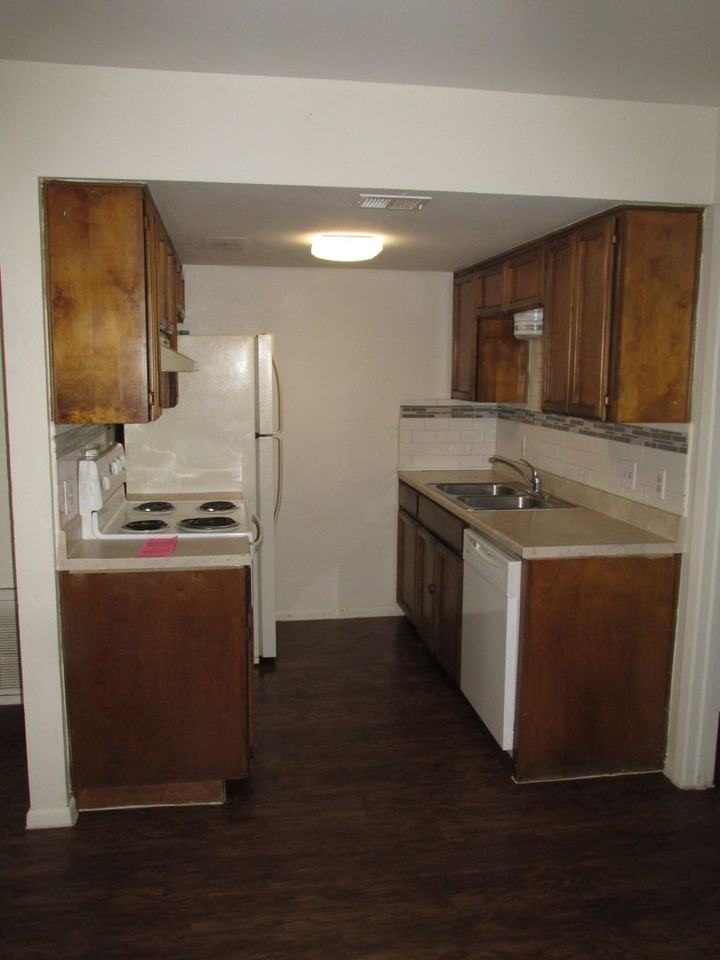 5741 Crestmore 5741 - Photo 2 of 14