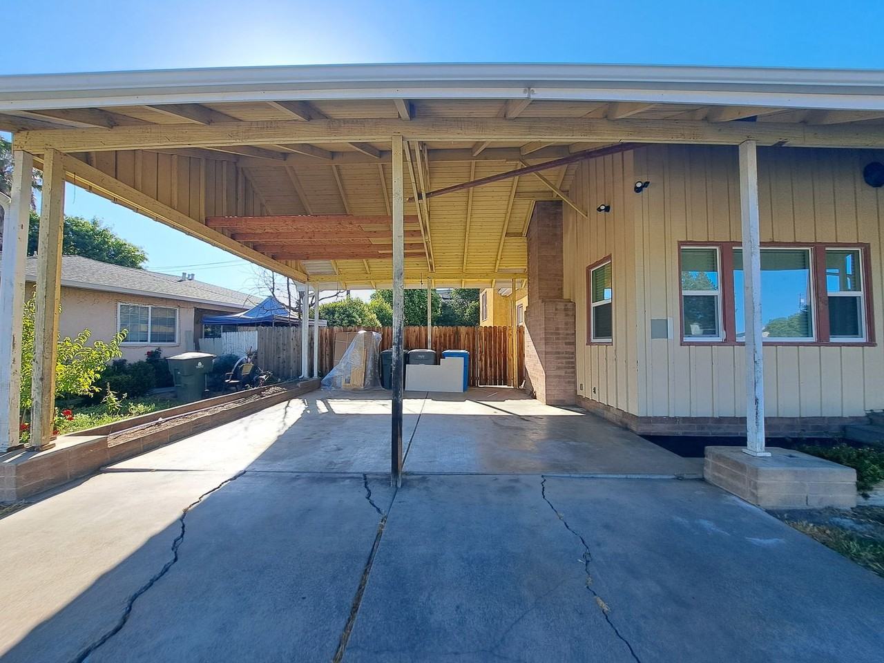 900 Newgate Way - Photo 2 of 24