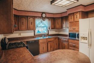 300 S Nichols Ave - Photo 1 of 1