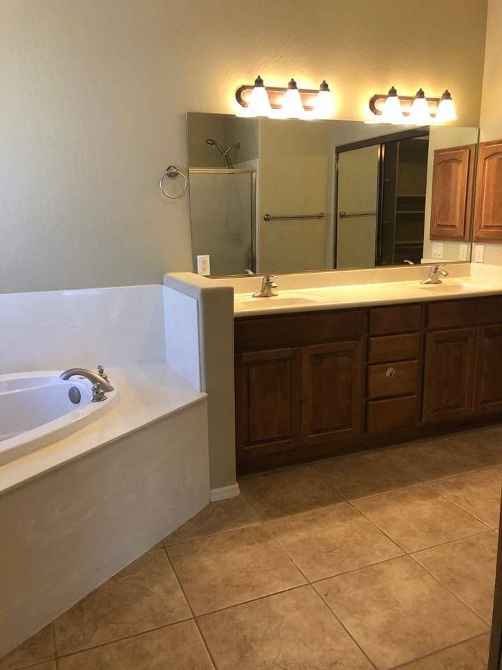 1216 Mosher Ln - Photo 7 of 30
