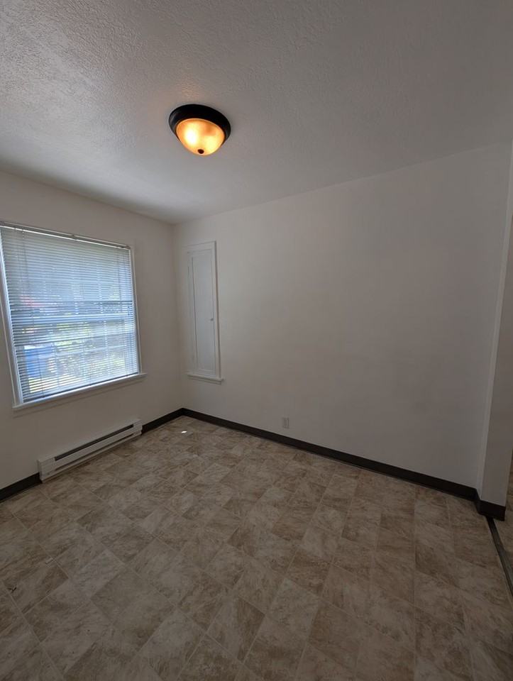 428 S 10th Ave #A - Photo 7 of 25