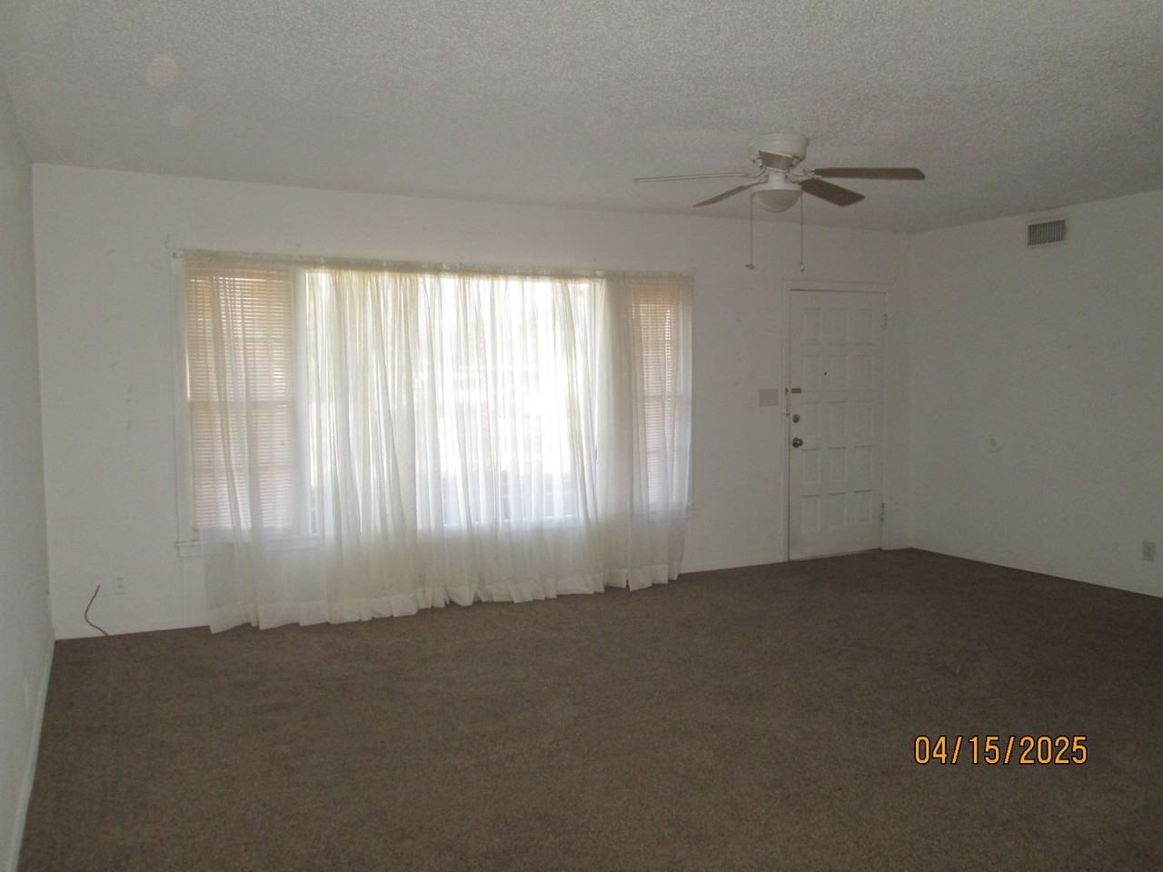 301 Juanita St - Photo 2 of 13