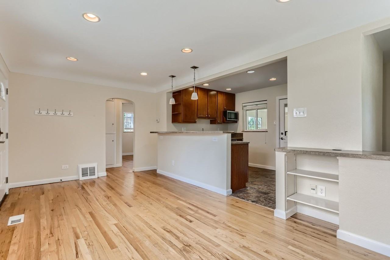 3425 E 31st Ave - Photo 4 of 30