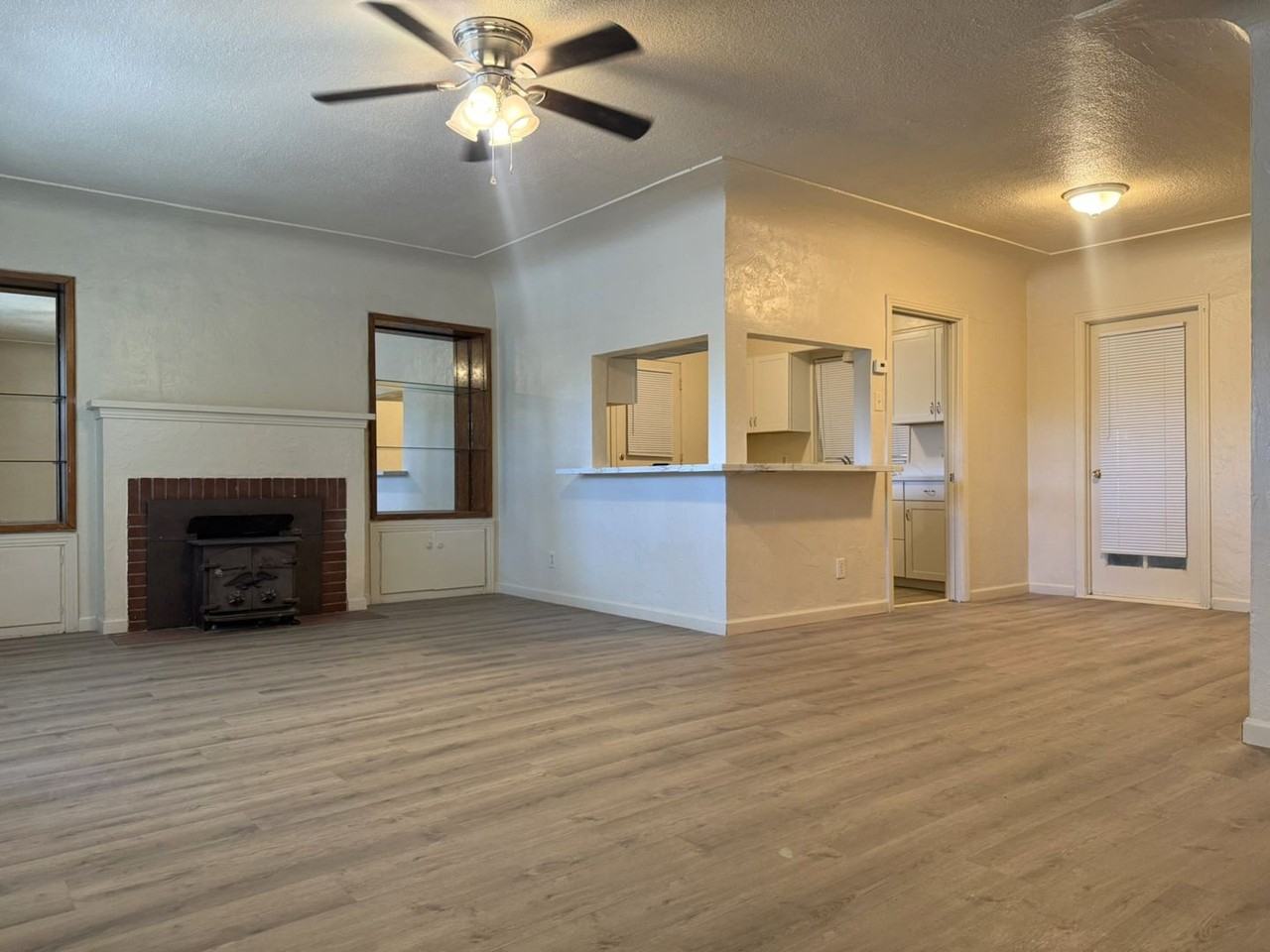 2451 6th Ave - Photo 4 of 31