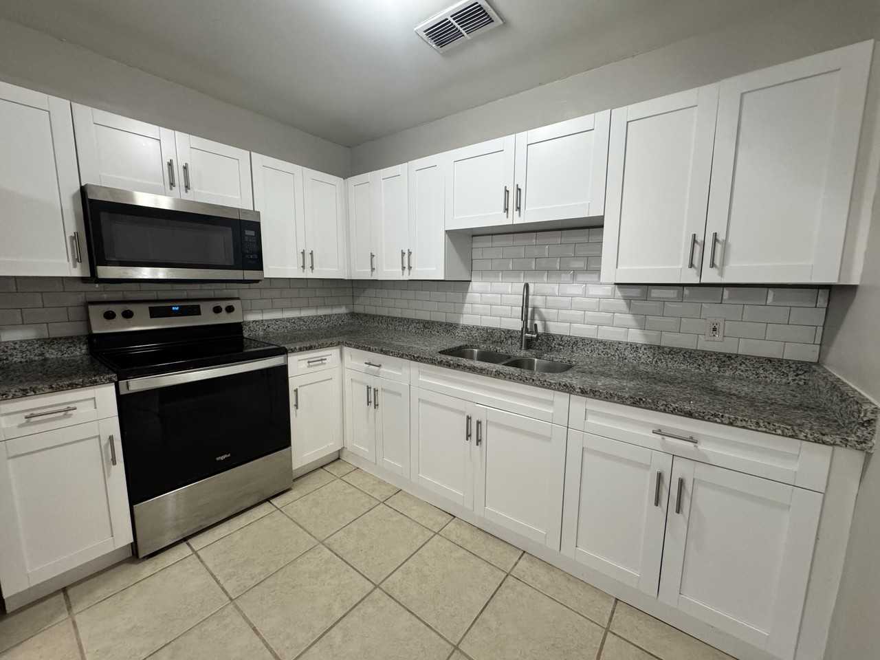 1605 E Maple Ave #NA - Photo 4 of 18