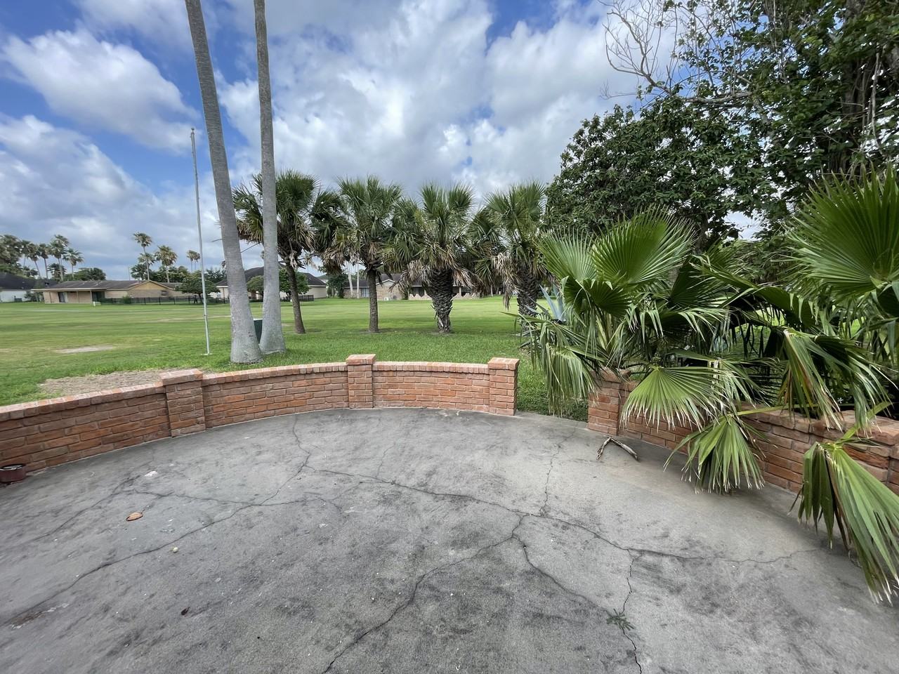 811 De Leon Ave #NA - Photo 5 of 13