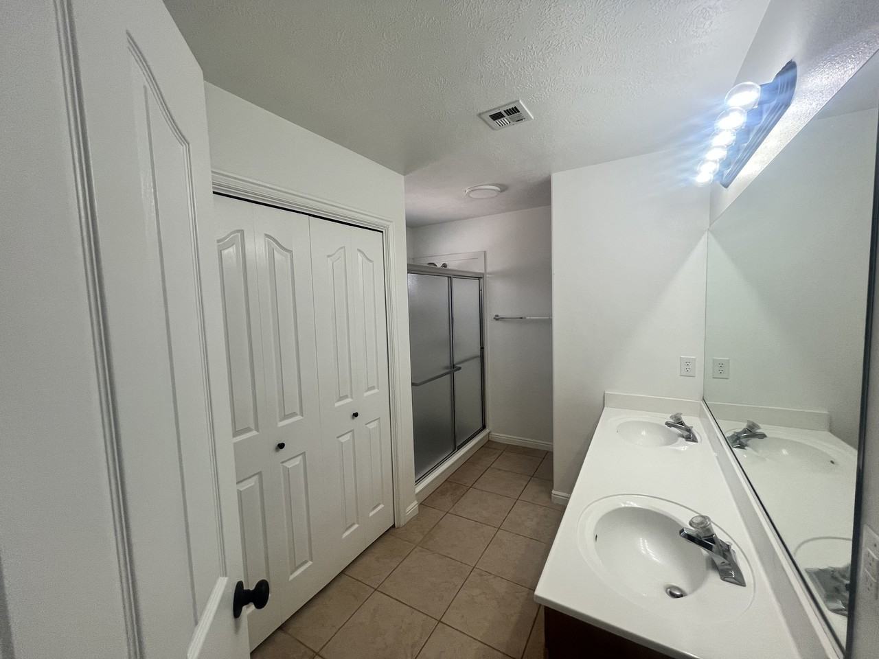 119 E 710 South Cir #NA - Photo 3 of 19