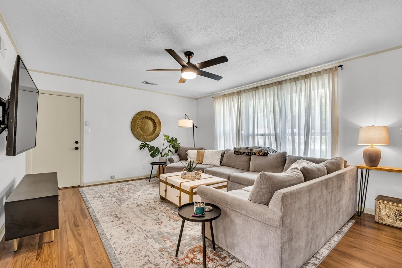 2119 Walz Dr #NA - Photo 2 of 16