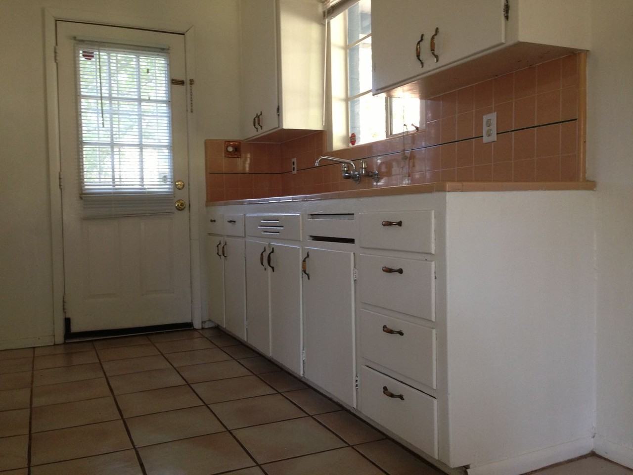 1455 E Cedar St - Photo 6 of 9