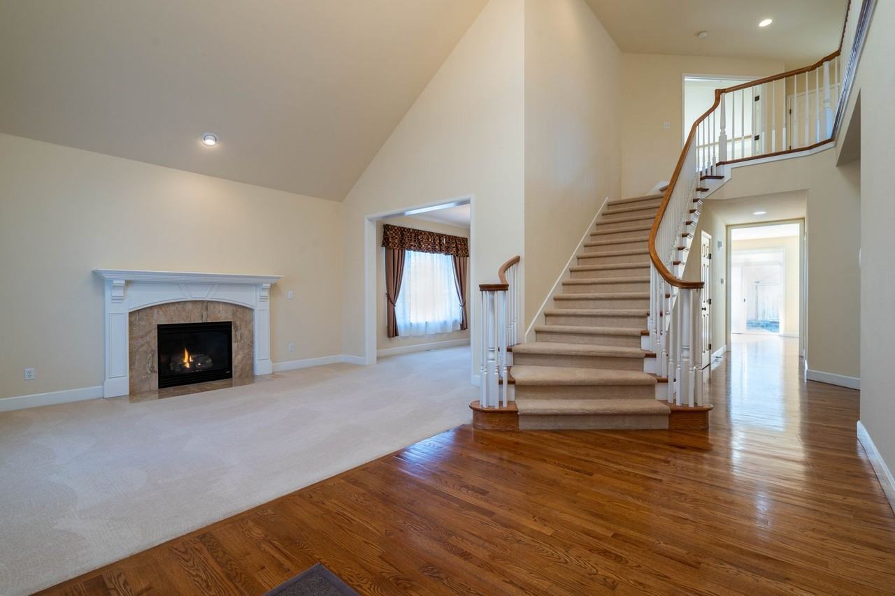 23829 Se 2nd Pl - Photo 2 of 30