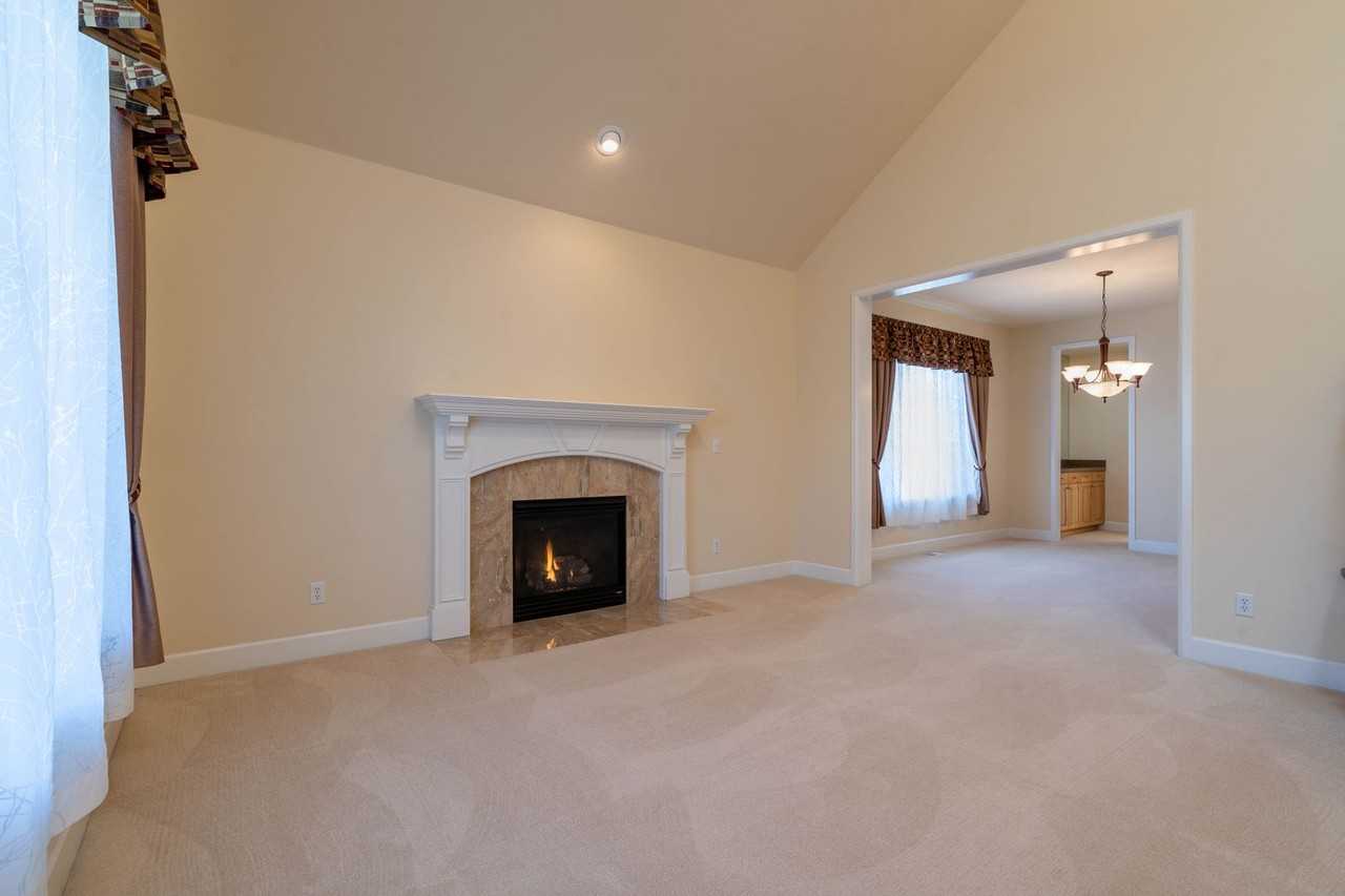 23829 Se 2nd Pl - Photo 3 of 30