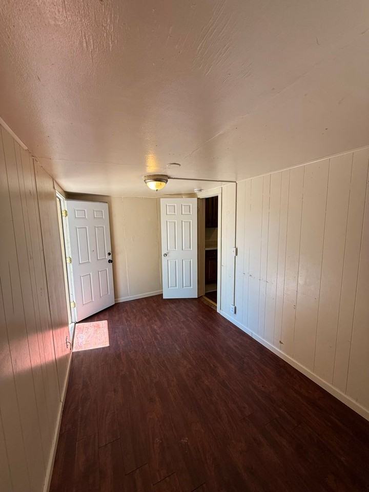 121 1/2 Mortimer St - Photo 6 of 13