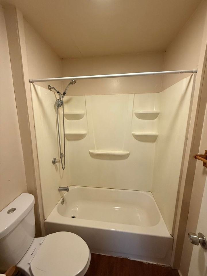 121 1/2 Mortimer St - Photo 7 of 13