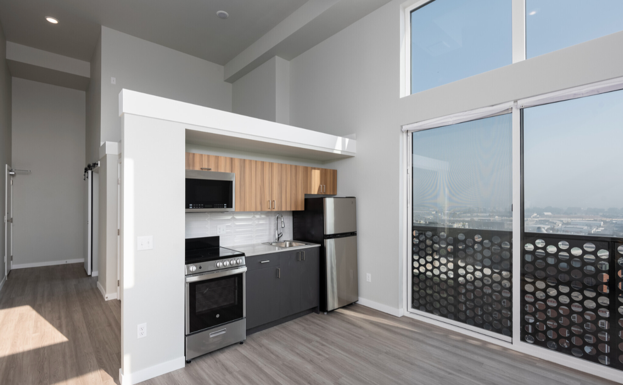 PM - Ellis Apartments - Photo 5 of 23