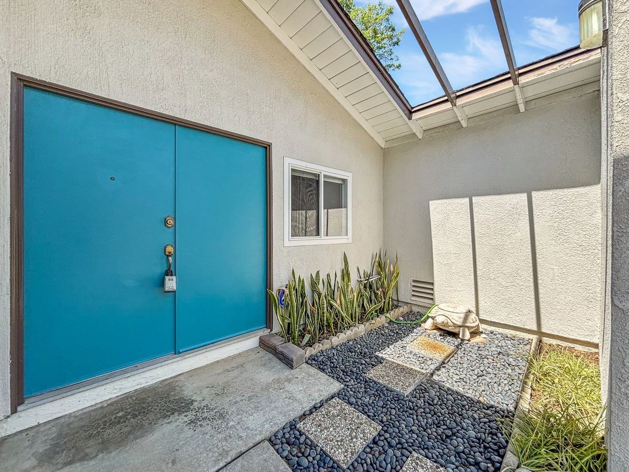 5515 Red River Dr - Photo 2 of 35