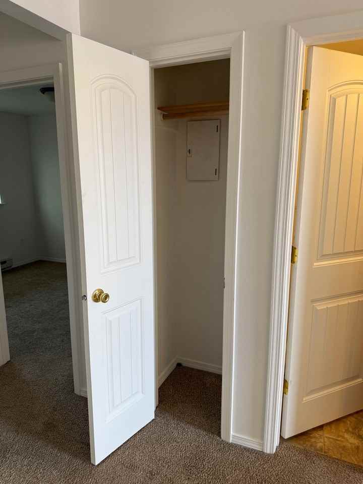 Centrally located, Cozy 2 Bedroom 1 Bath - Photo 6 of 10