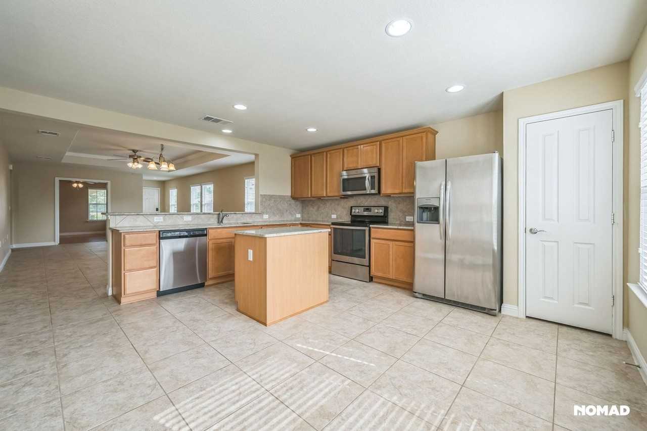 303 Kings Creek Rd - Photo 2 of 33