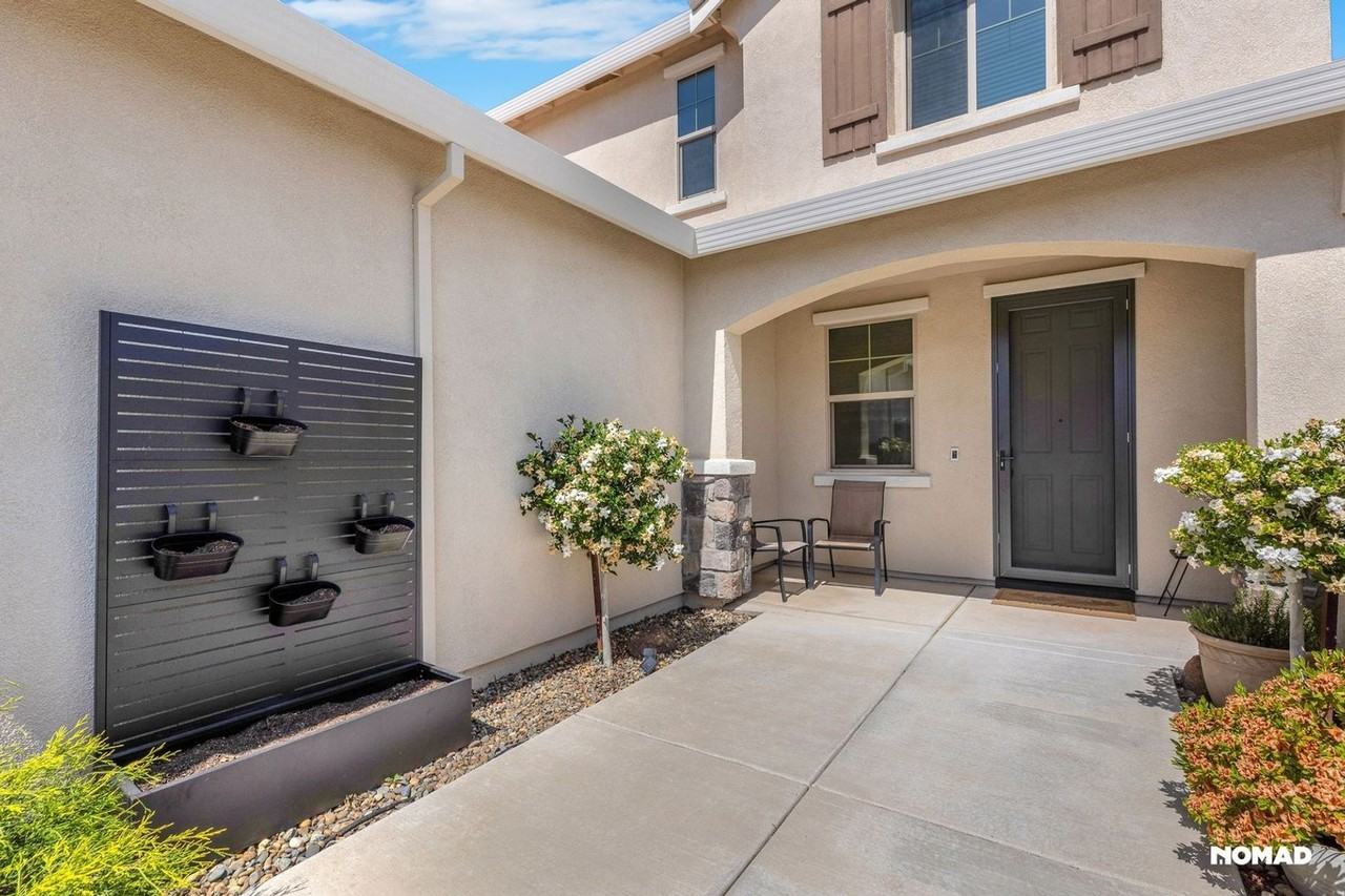 3704 Edington Dr - Photo 2 of 31