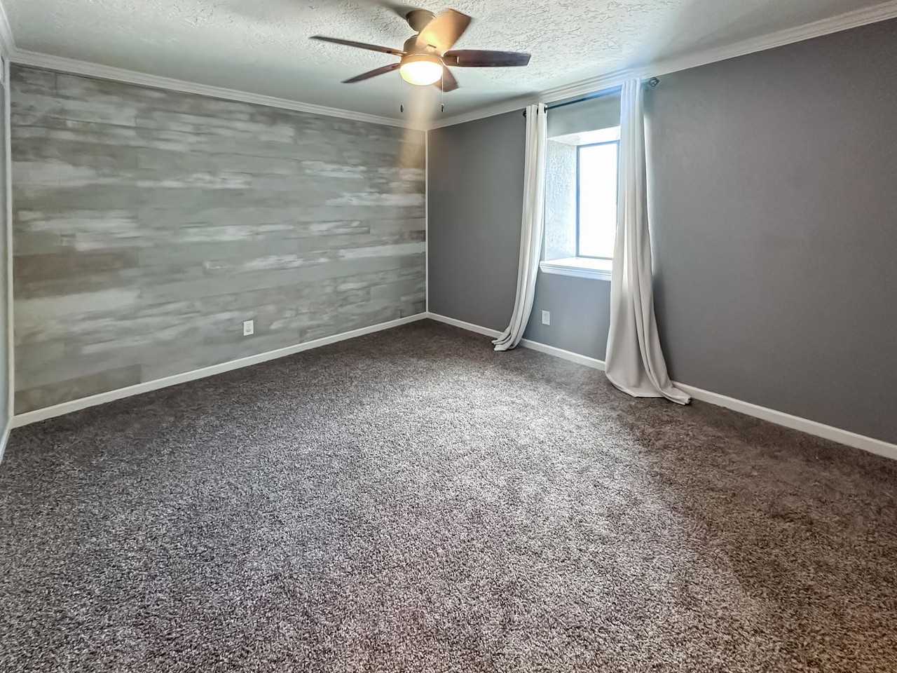 3531 N Central Dr - Photo 2 of 16