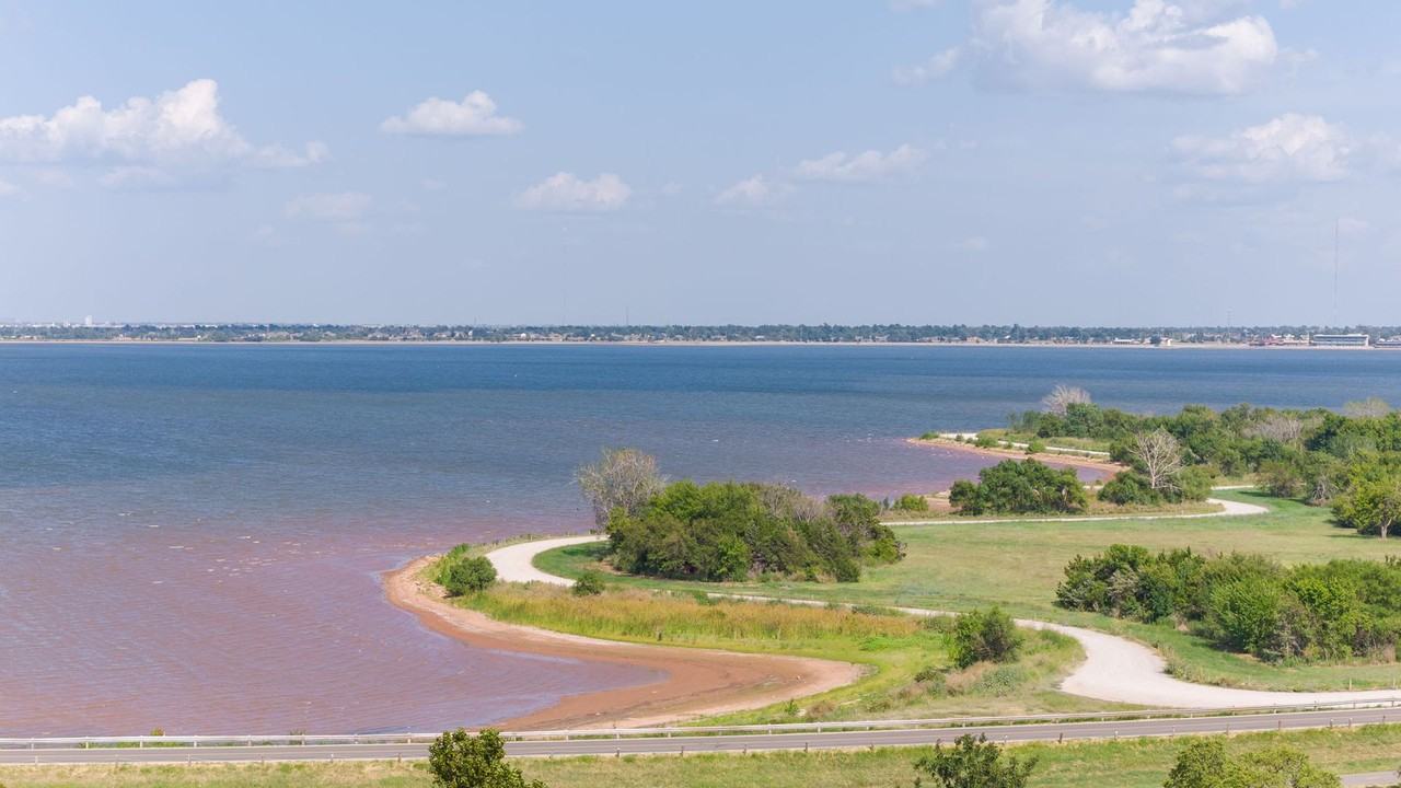 5800 Nw 89th St - Photo 2 of 35