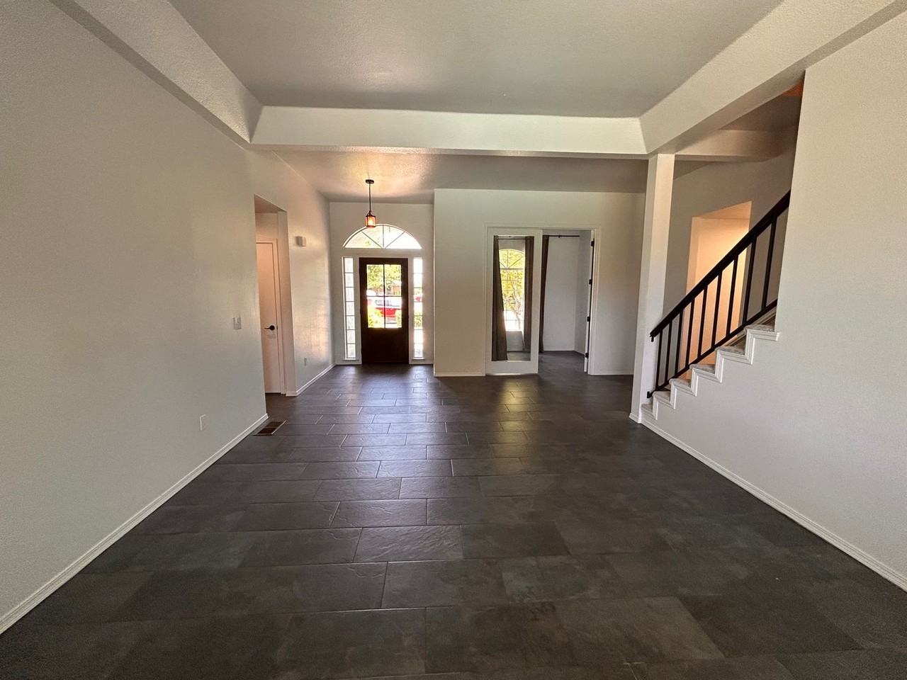 4033 W Douglas Ave - Photo 5 of 31