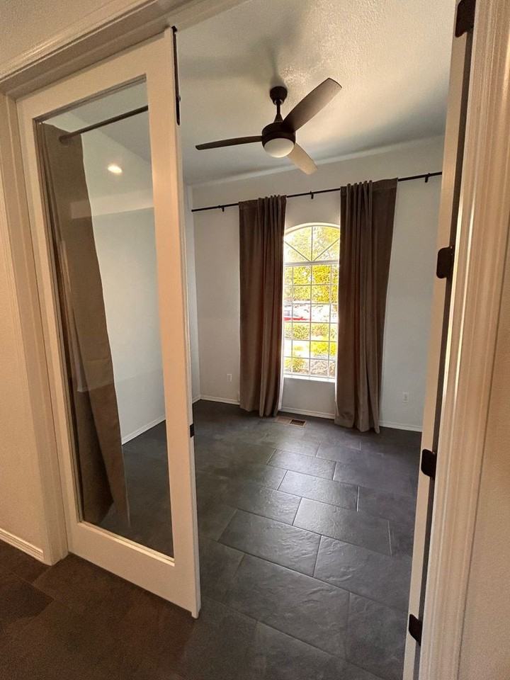 4033 W Douglas Ave - Photo 6 of 31