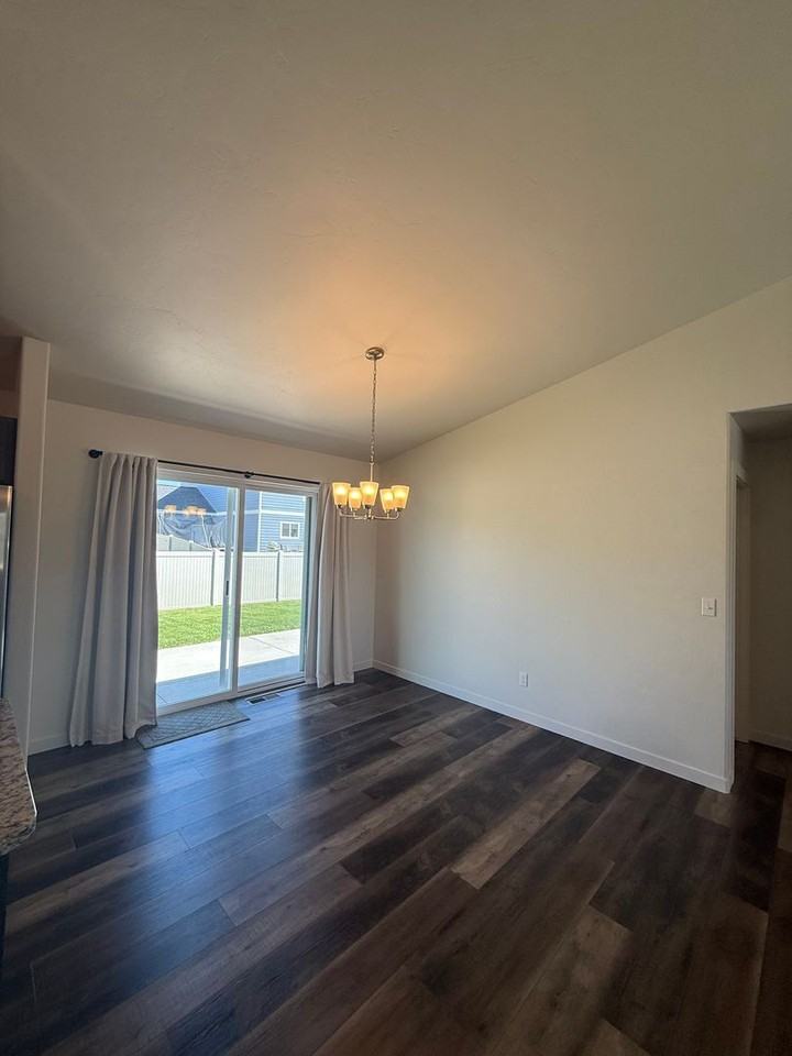 2057 Mahogany Ave - Photo 4 of 19