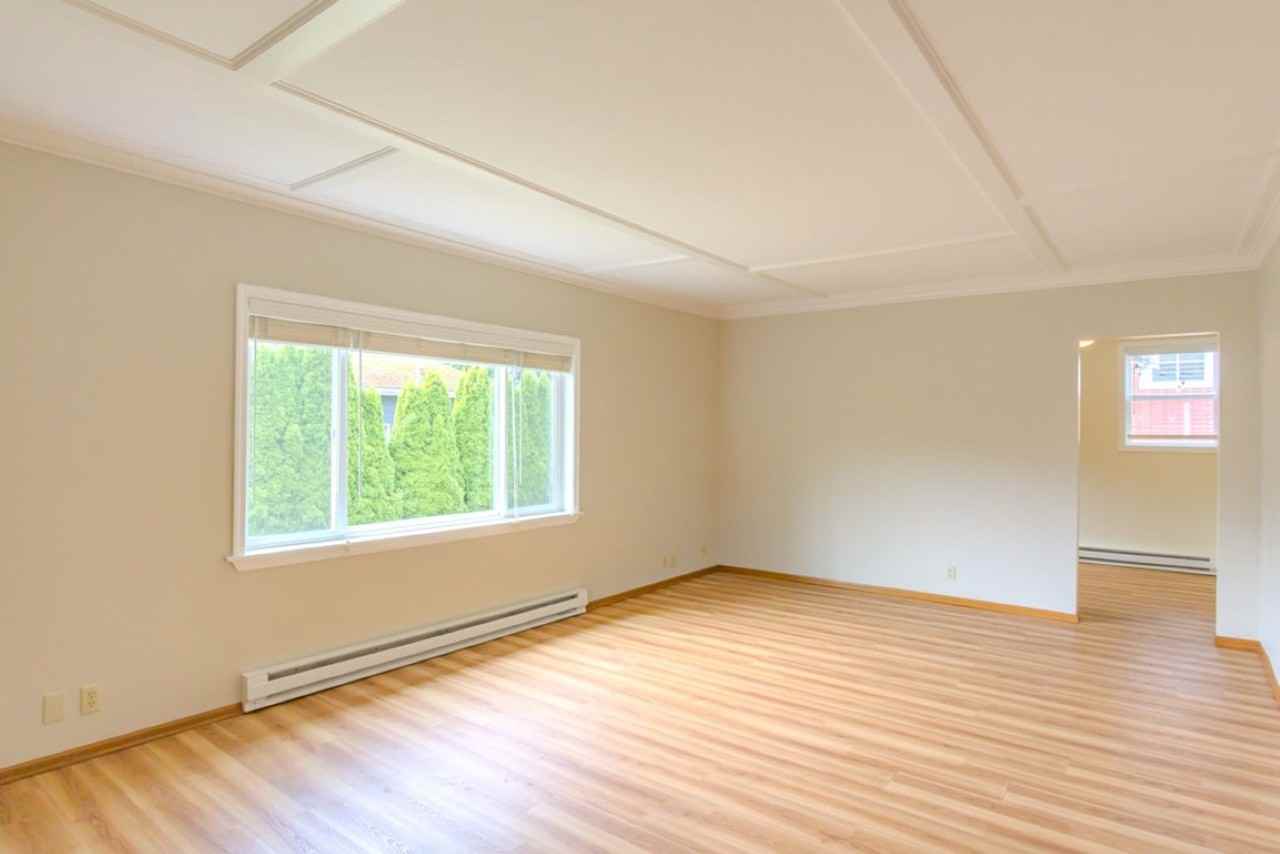 9017 5th Ave Ne - Photo 3 of 27