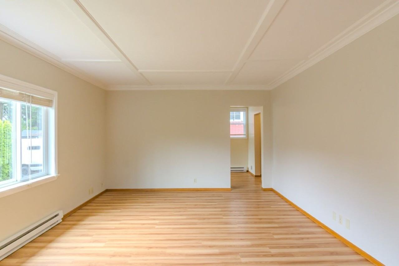 9017 5th Ave Ne - Photo 4 of 27