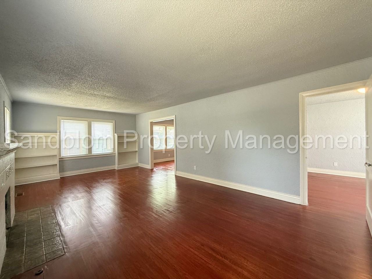 119 S Harvard Ave - Photo 3 of 17