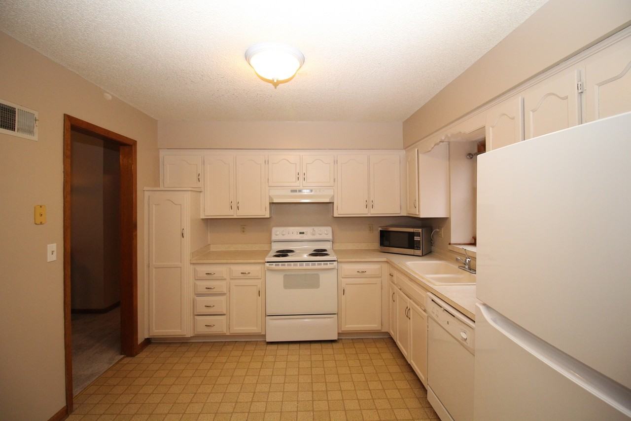 11616 Oakmont St - Photo 6 of 25