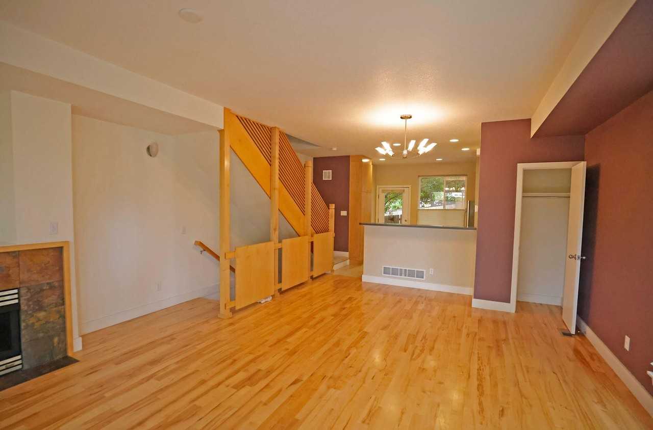 4657 14th St - Photo 3 of 8