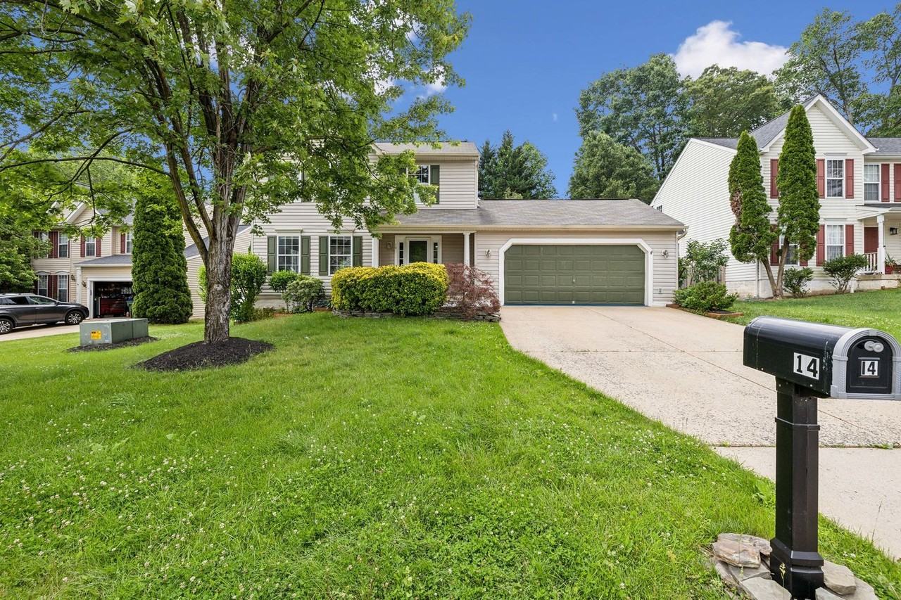 14 Saint Peters Ct - Photo 2 of 47