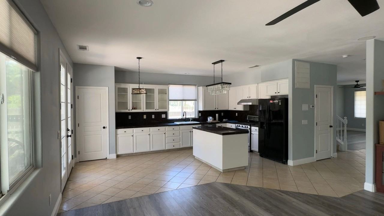 5812 W Perez Ave - Photo 6 of 29