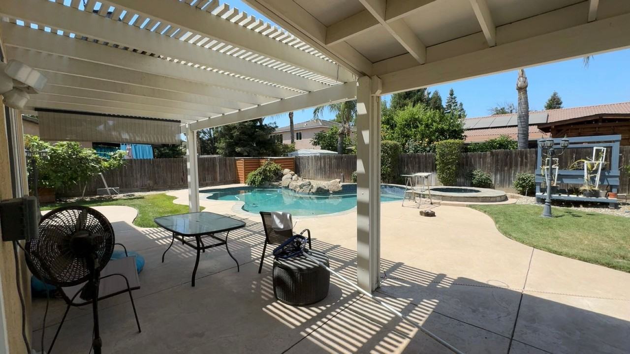 5812 W Perez Ave - Photo 7 of 29