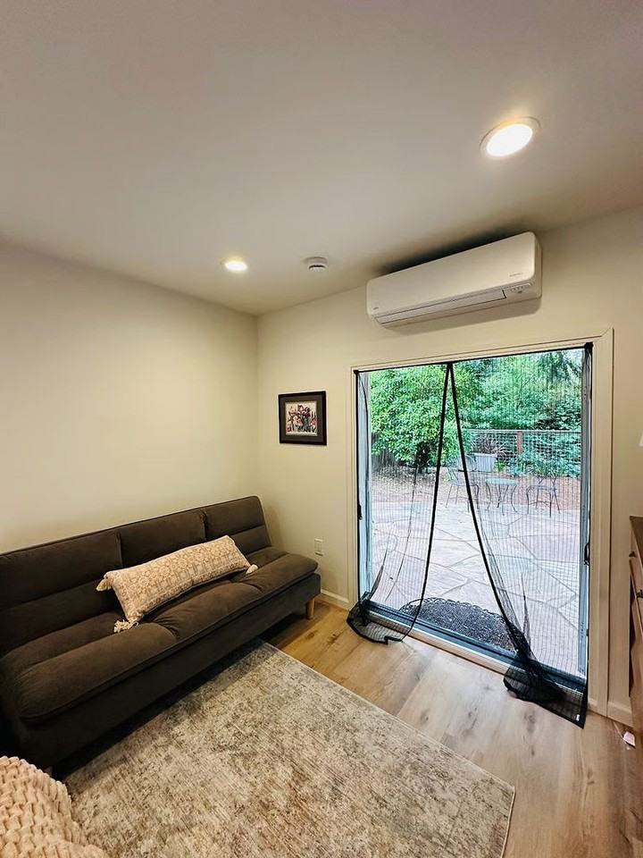 3762 Spring Creek Dr - Photo 4 of 7