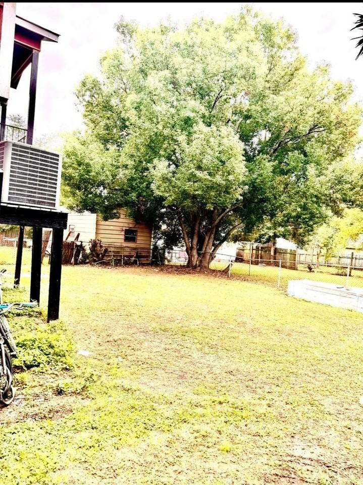 2458 Athis St - Photo 3 of 35