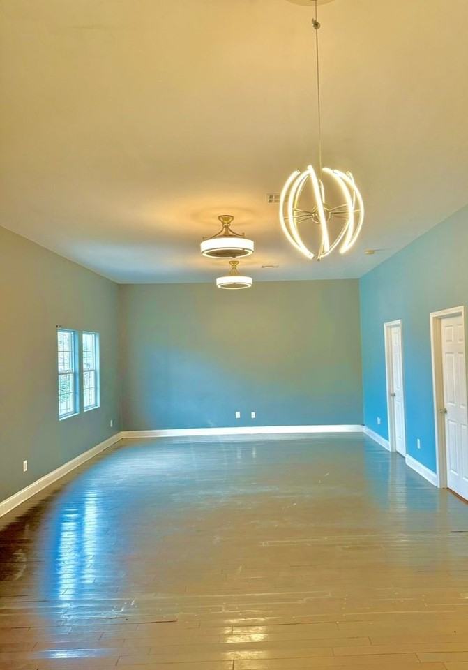 2458 Athis St - Photo 4 of 35