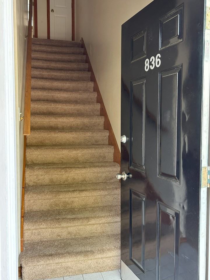 836 Stonegate Ct #836 - Photo 3 of 23