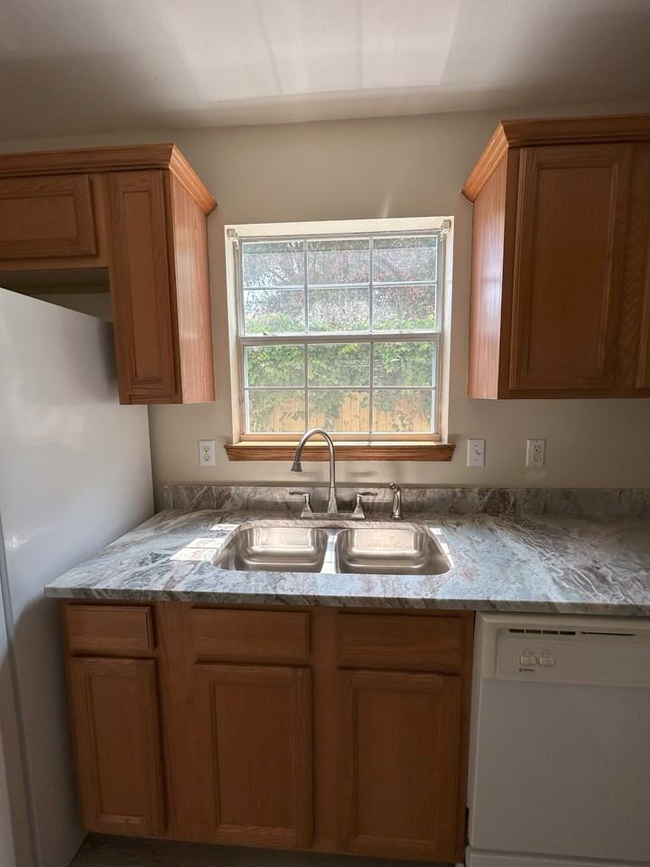 836 Stonegate Ct #836