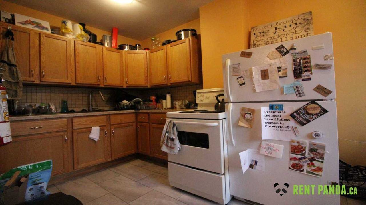 312 - 312 Mcintyre St - Photo 4 of 9