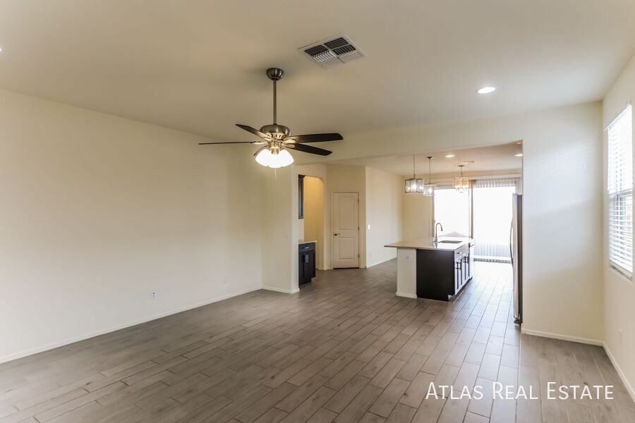 13038 N Murray Dr - Photo 3 of 21