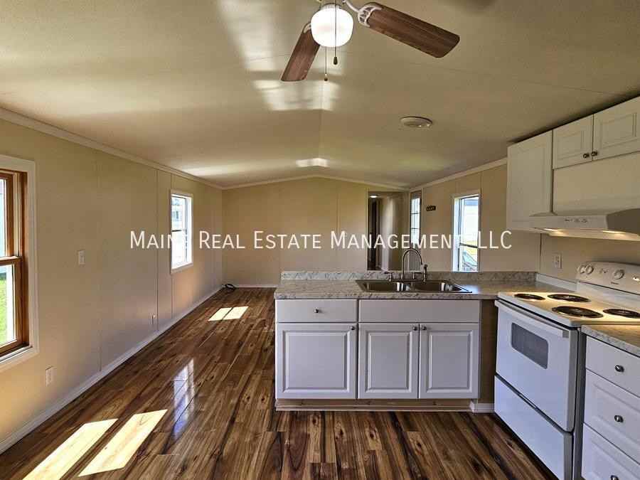 167 F St - Photo 2 of 12