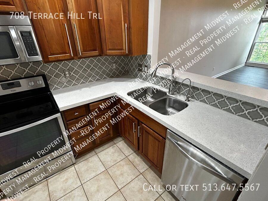 708 Terrace Hill Trl - Photo 3 of 34